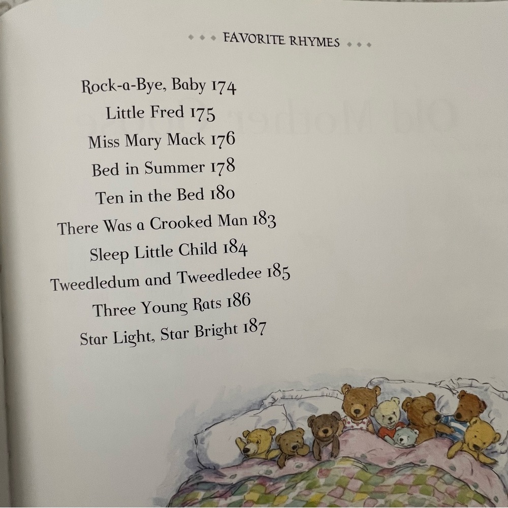 Mother Goose Treasury: A Beautiful Collection of Favorite Nursery Rhymes - Picture 11 of 12